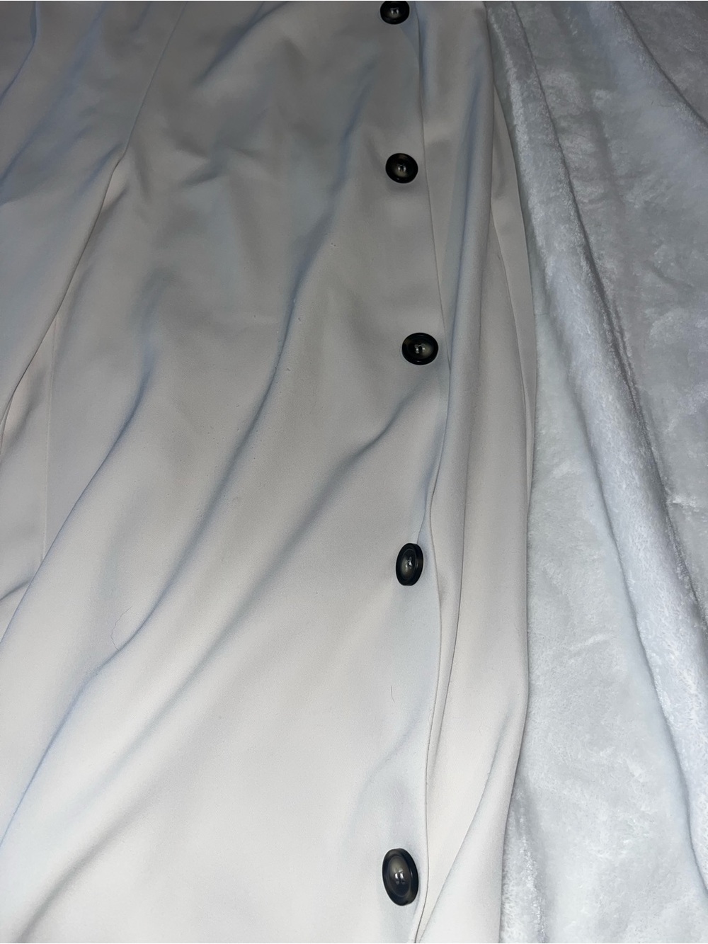 MELLODAY Off-White Wide-Leg Pants with Side Button Detail - Picture 2 of 5